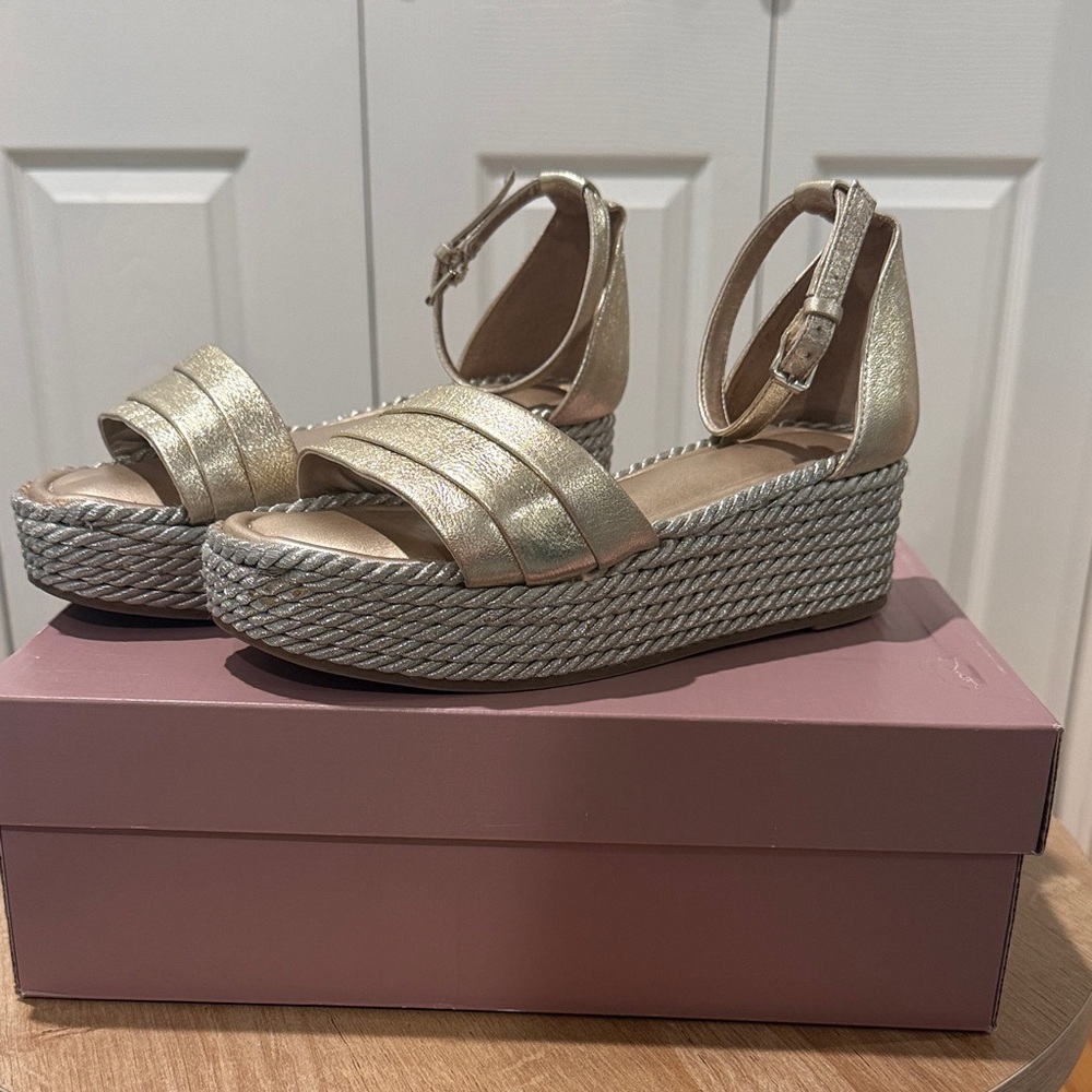 Sarto by Franco Sarto A-Via Platino Espadrille Gold Wedge Sandals Size 7